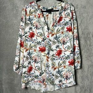 Faith & Zoe 1X Shirt Top White Red Floral Flower 3/4 Sleeve V Neck Lightweight